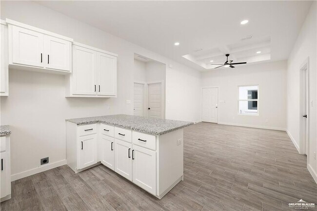 Building Photo - 1321 Joscelyn Dr