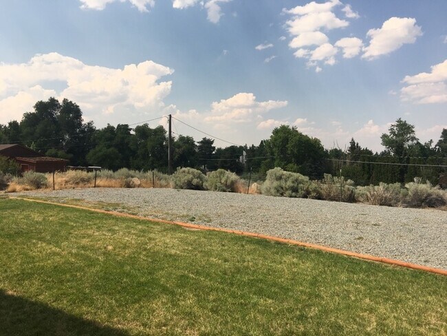 Building Photo - Reno Foothills - 1 Acre Lot Home