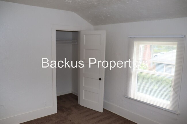 Building Photo - 210 Cypress Ave