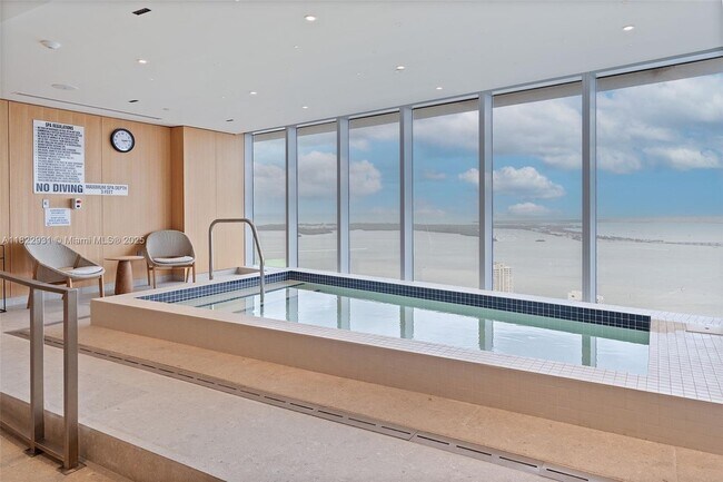 Building Photo - 300 Biscayne Blvd Way