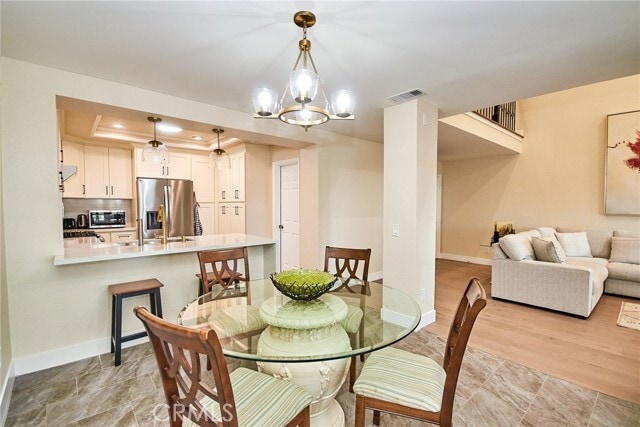 Building Photo - 950 S Rim Crest Dr