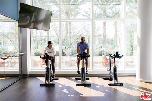 Building Photo - 889 Francisco St