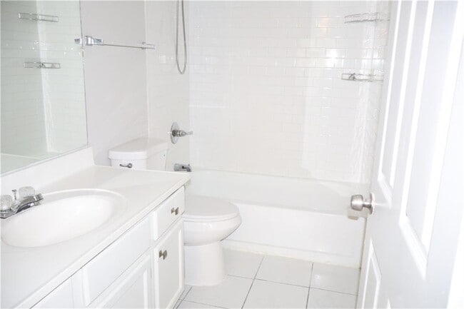 Building Photo - 308 Mill Pond Ct SE