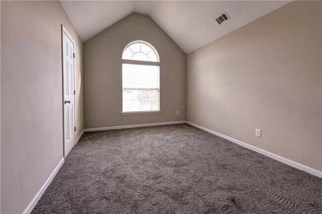 Building Photo - 635 Moonlight Way