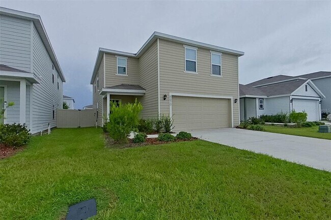 Building Photo - 8670 SW 43rd Ter