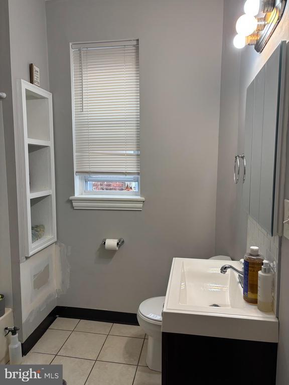 Building Photo - 2250 N Lambert St