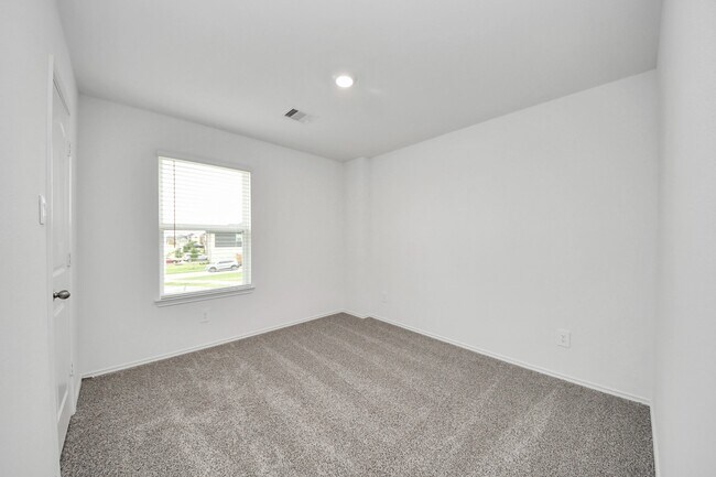 Building Photo - 6127 Ginevra Summers Dr