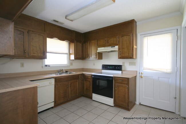 Building Photo - 1503 Cobblestone Cir SE