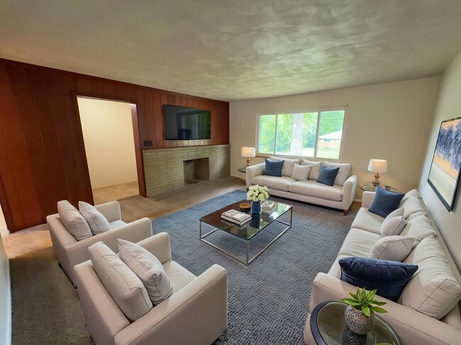 Building Photo - 8221 Sunburst Dr