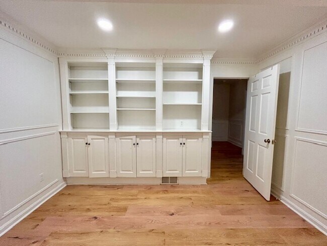 Building Photo - 10939 Wickshire Way