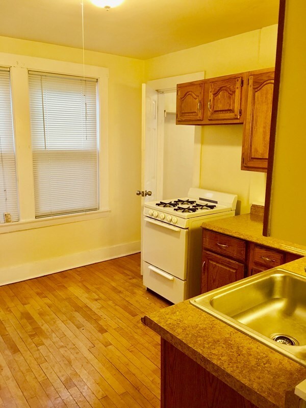 Primary Photo - 299 Ocean St