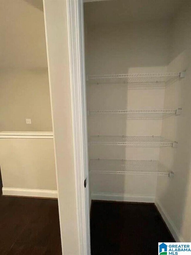 Building Photo - 4234 Lennox Dr