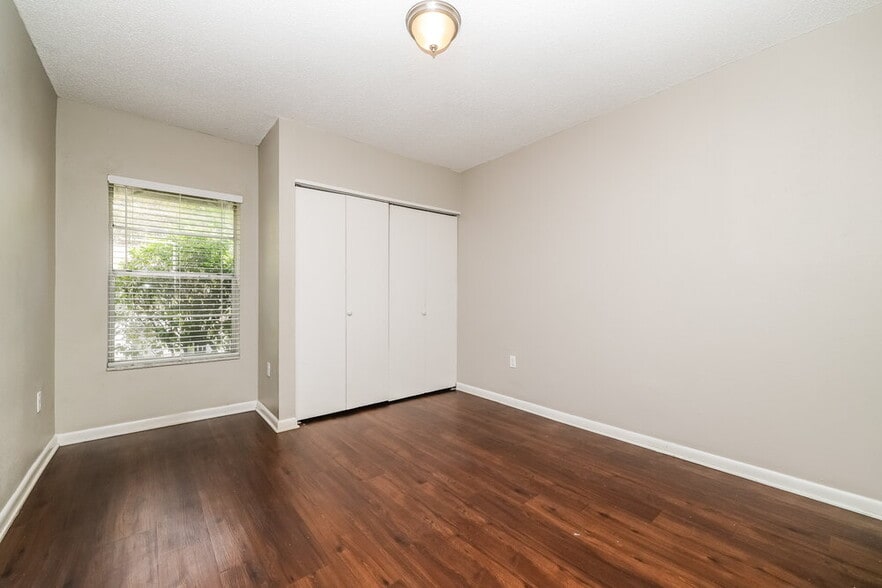 Building Photo - 6906 El Centro Ct