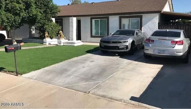 Building Photo - 4025 E St Charles Ave