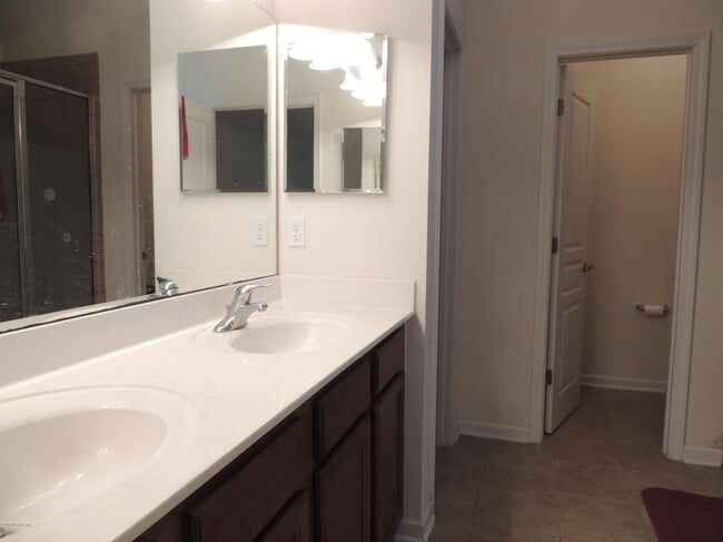 Building Photo - 534 Arborwood Dr