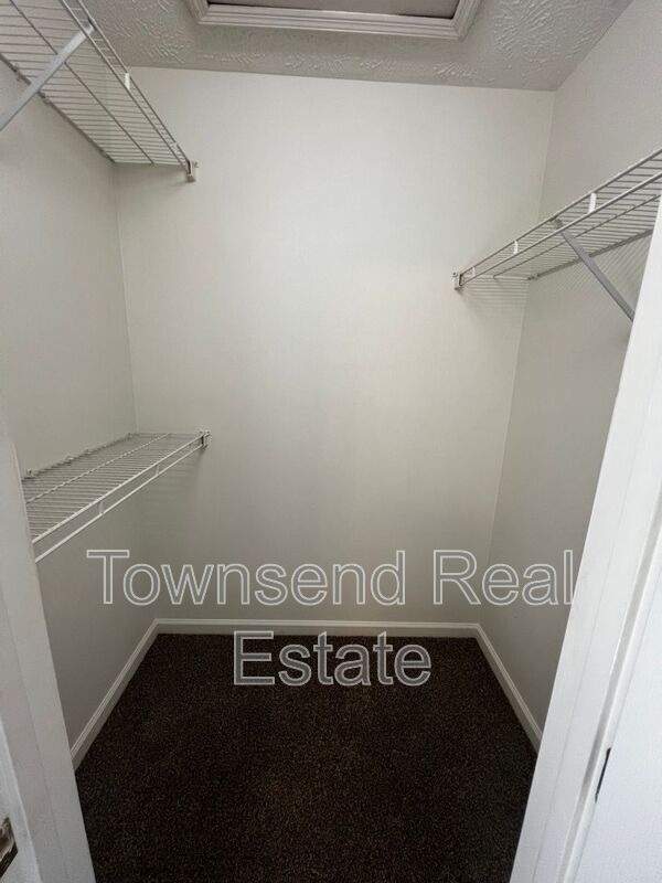 Building Photo - 1016 Ancestry Dr