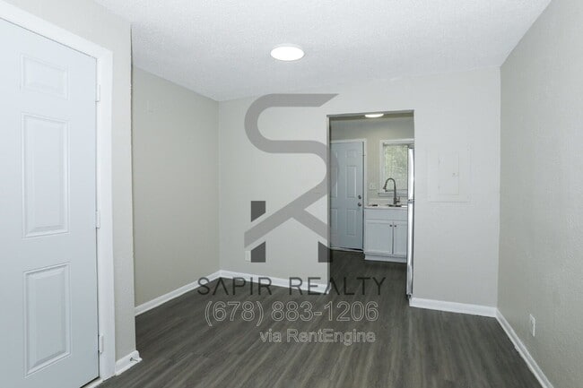 Building Photo - 2045 Alison Ct SW