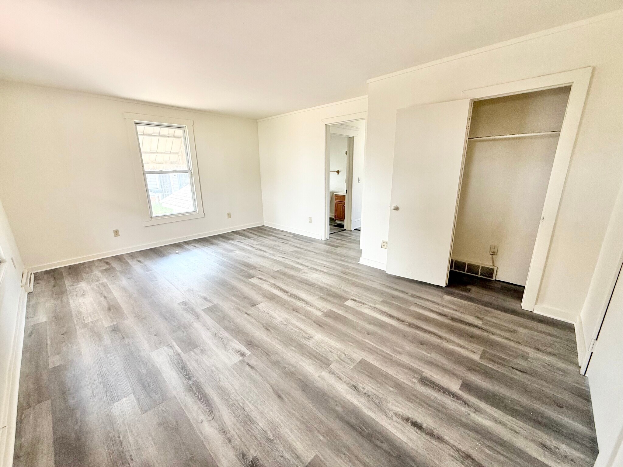 Building Photo - 921 17th St NW