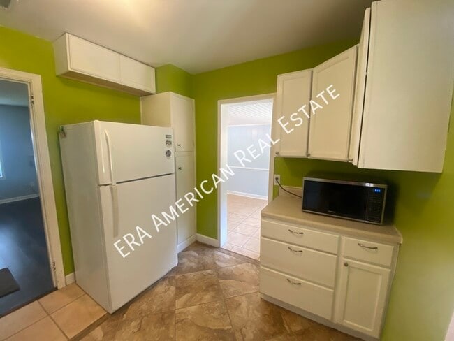 Building Photo - 9 Okahatchee Cir SE