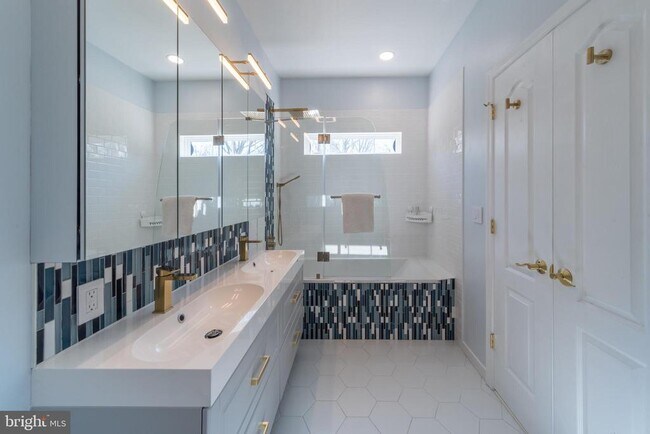 Building Photo - 6931 Rolling Creek Way