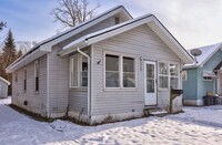 Building Photo - Charming 2 Bedroom, 1 Bath Home on Niagara – Clean, Cozy & Move-In Ready!