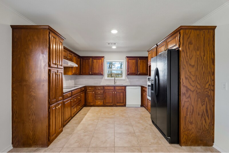 Building Photo - 170 N Meadowbrook Dr