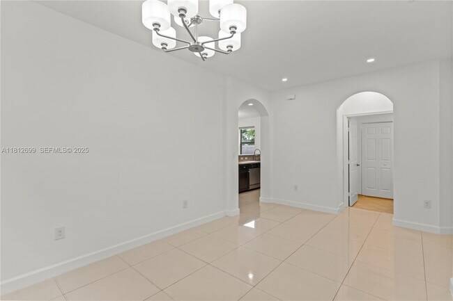 Building Photo - 3502 W 86th Terrace