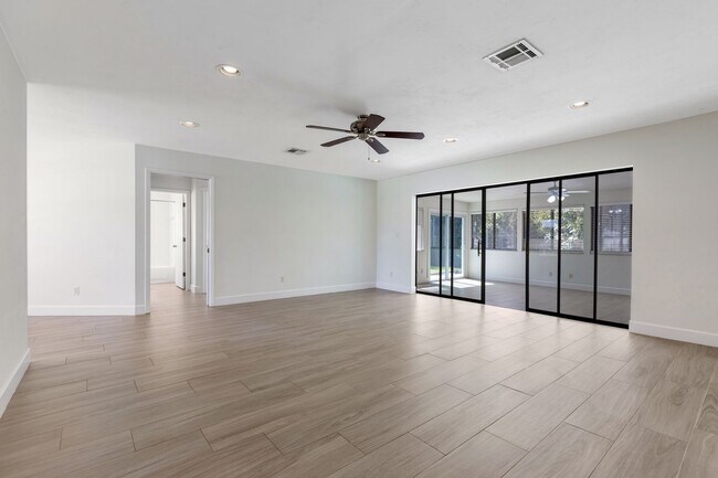 Building Photo - ** WILLOUGHBY ACRES ** POOL HOME - 3 BED / 2 BATH - PETS OK! - NORTH NAPLES - ANNUAL RENTAL