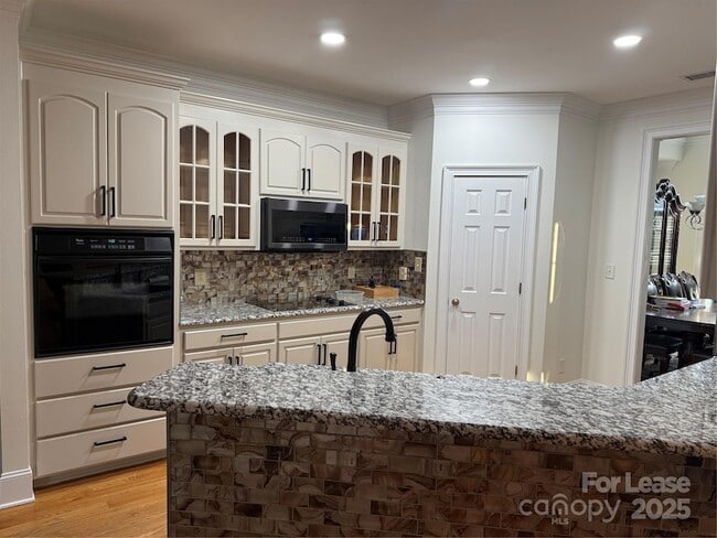 Building Photo - 5919 Newell Dr