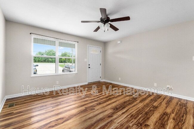 Building Photo - 1709 Evans Rd