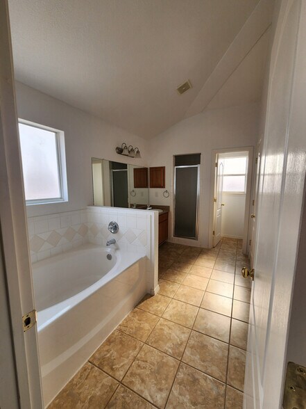 Building Photo - 3968 Sombra Arbol Ct