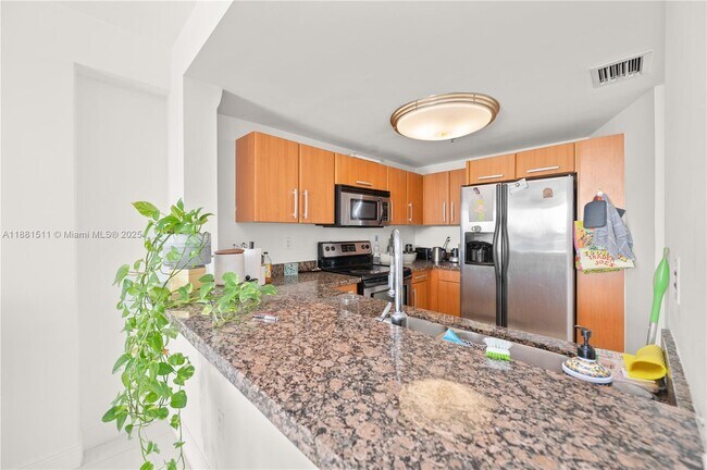 Building Photo - 6362 Collins Ave