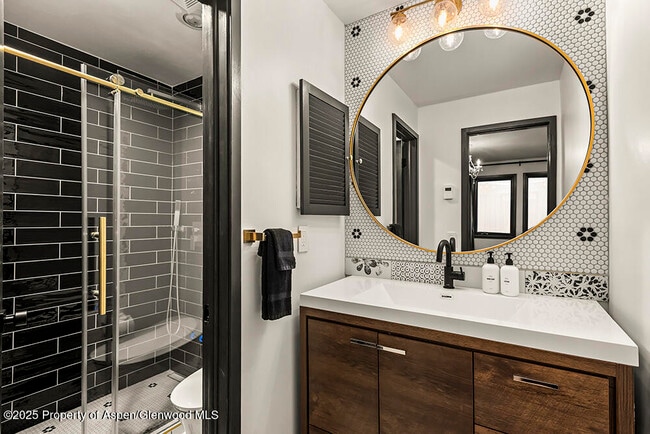 Building Photo - 35 Upper Woodbridge Rd