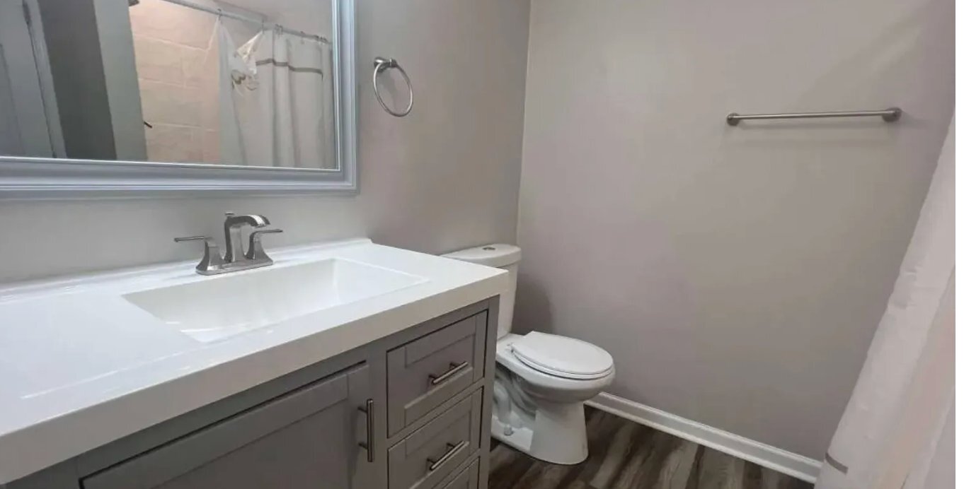 Building Photo - 3473 McKenzie Dr