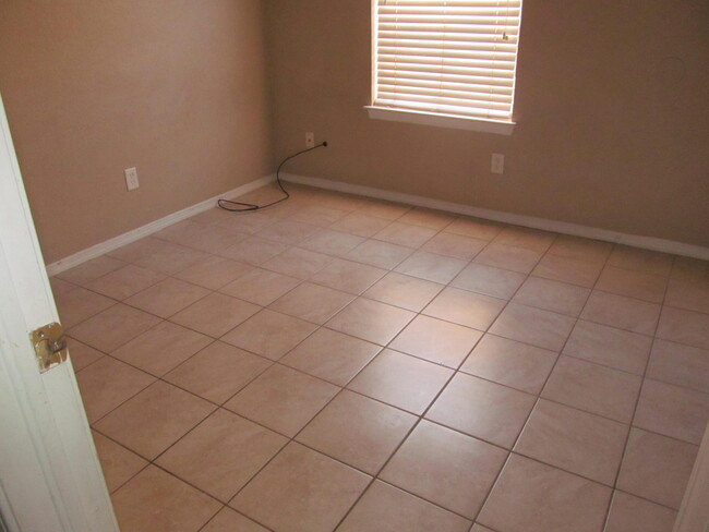 Building Photo - 14072 Jason Crandall Dr