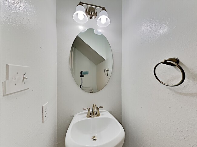 Building Photo - 6550 Garden Trail Ct