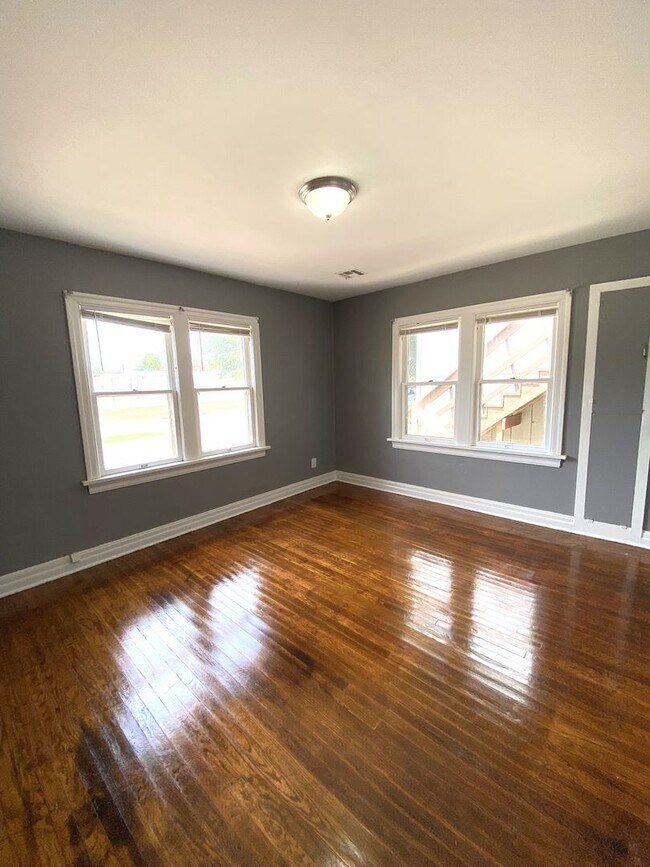 Building Photo - Spacious 2 Bed 1 Bath NW OKC
