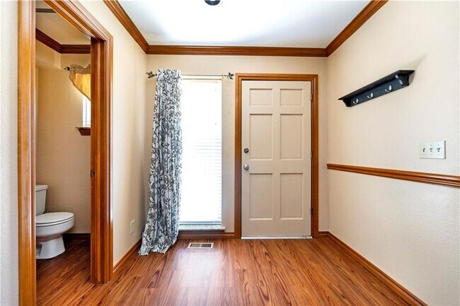 Building Photo - Charming 3-Bedroom Duplex in West Norman