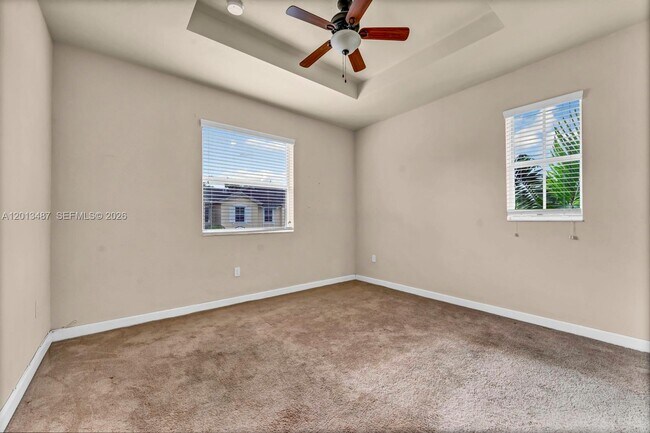 Building Photo - 134 SE 28th Ter