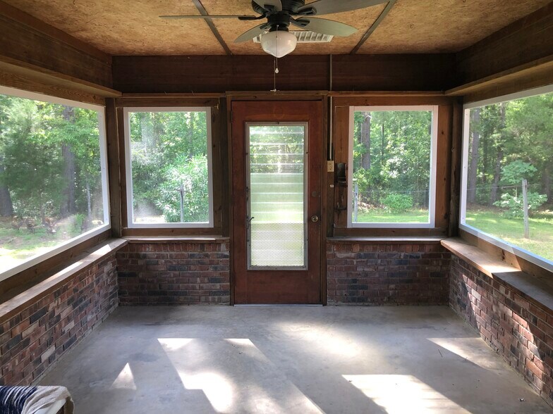 Back screen porch - 13978 Gristmill Creek Rd