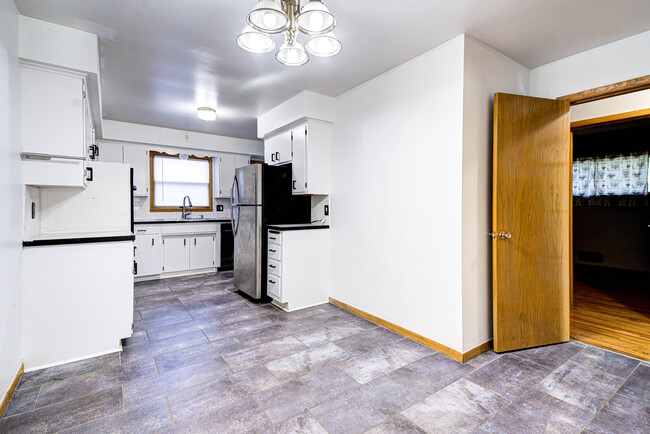 Kitchen and Dining Room - 949 Hawthorne Ave E