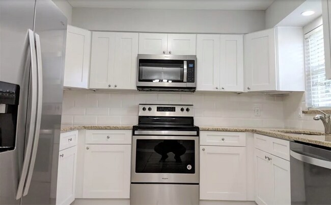 Building Photo - 2749 Sweet Springs St