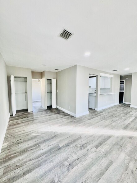 Building Photo - 8241 SW 37th St