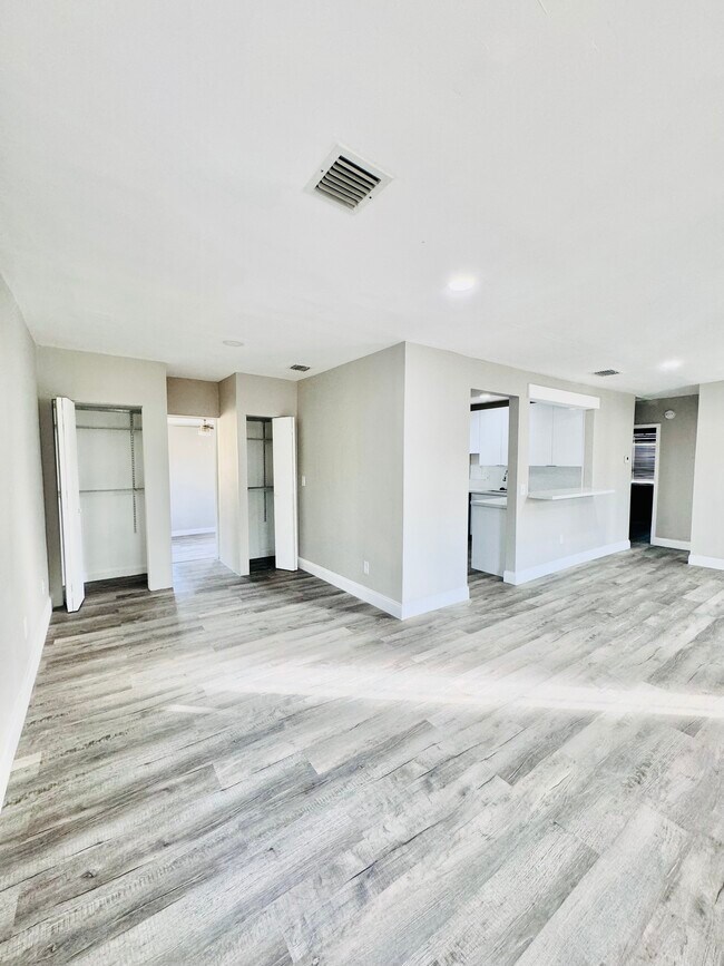 Building Photo - 8241 SW 37th St