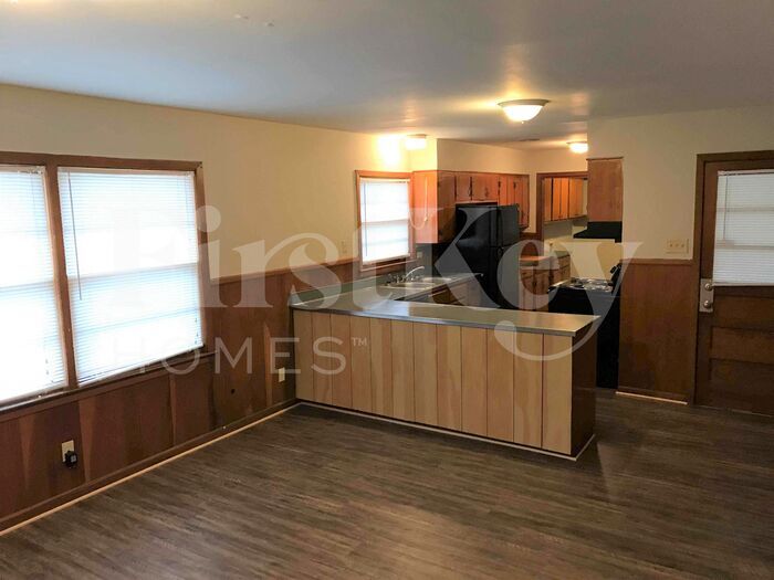 Building Photo - 1083 Richland Dr