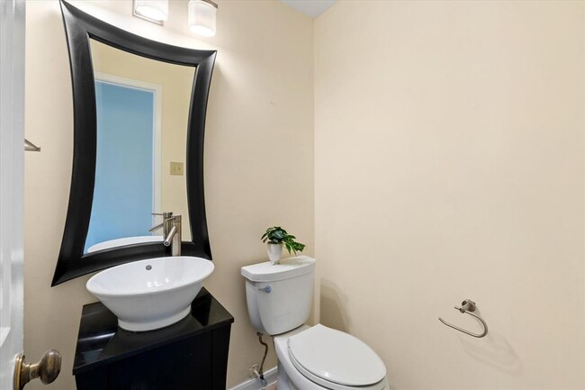 Building Photo - 3807 Forest Village Dr