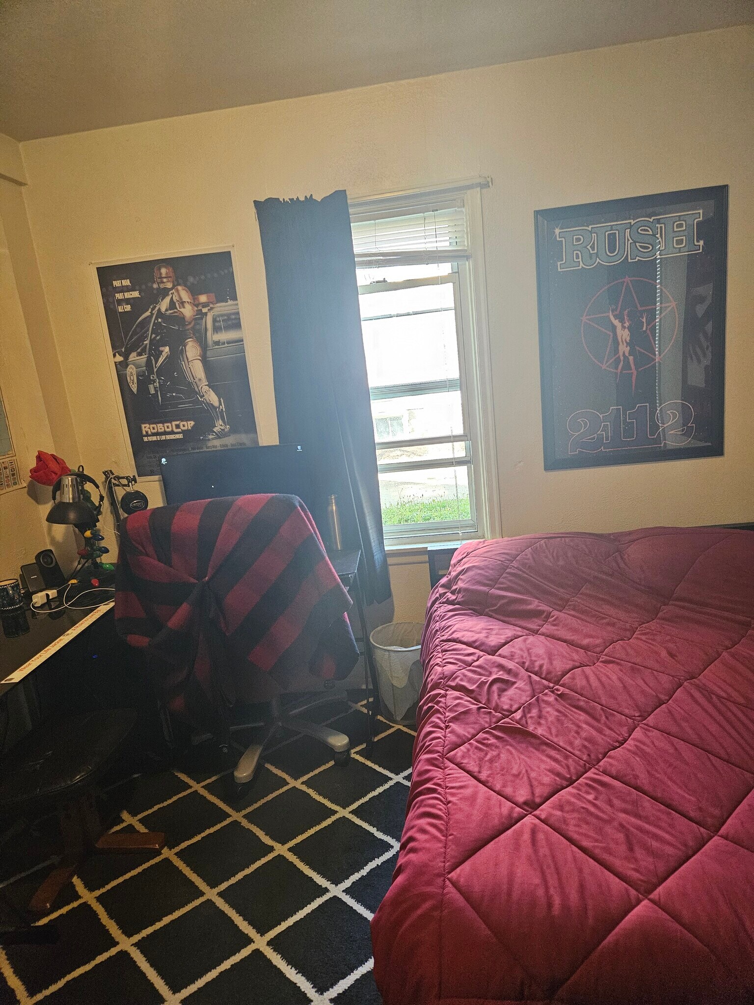 Bedroom 2a - 329 W Benton St