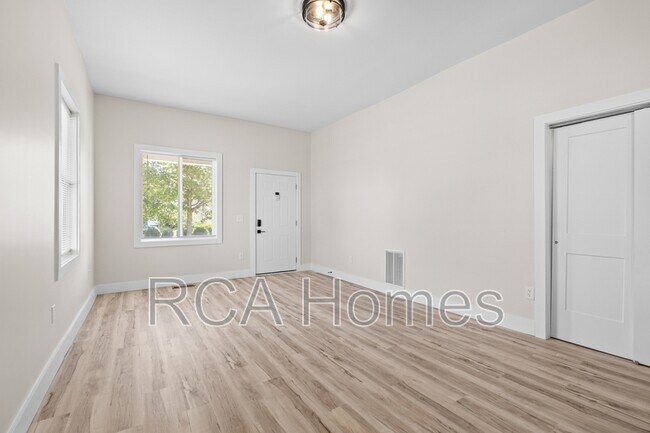 Building Photo - 1436 S New Jersey St