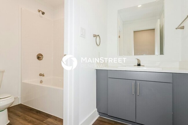 Building Photo - 3 Bedroom Pet-Friendly Home in Houston, TX with Main Street Renewal