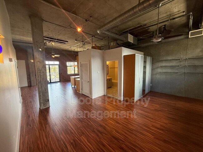 Building Photo - 3940 7th Ave